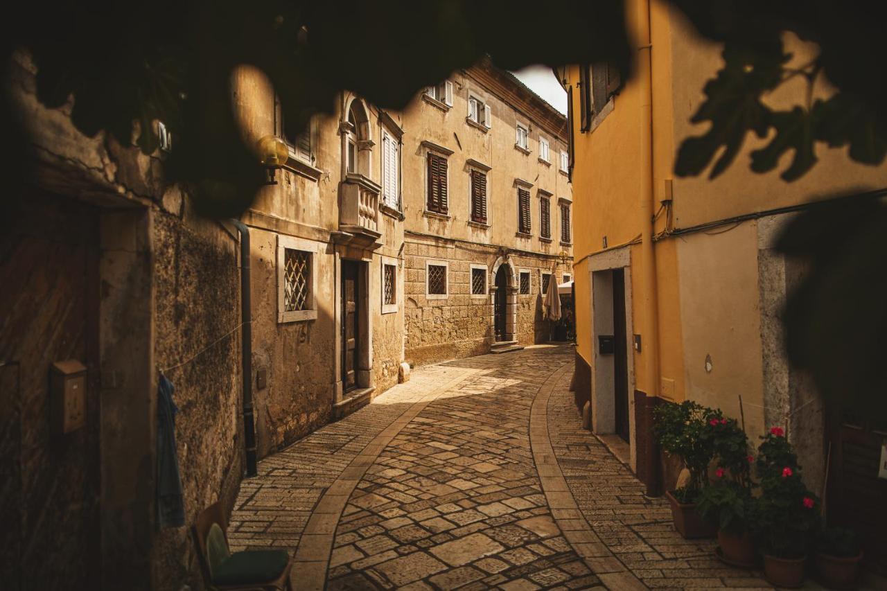 Apartment Old Town Parenso *